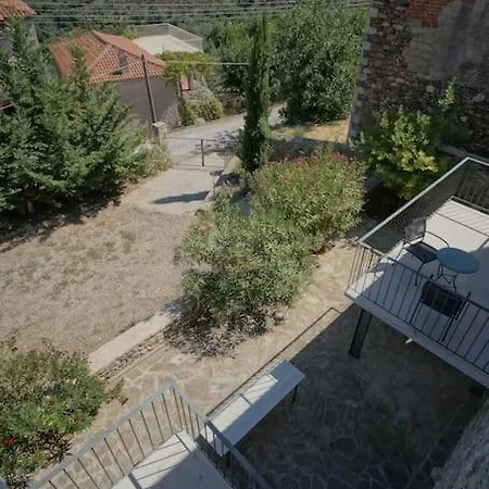 Vakantiehuis Entire In Laconia Longastra