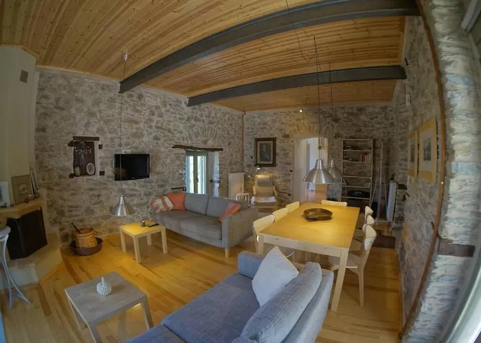 Holiday home Entire In Laconia