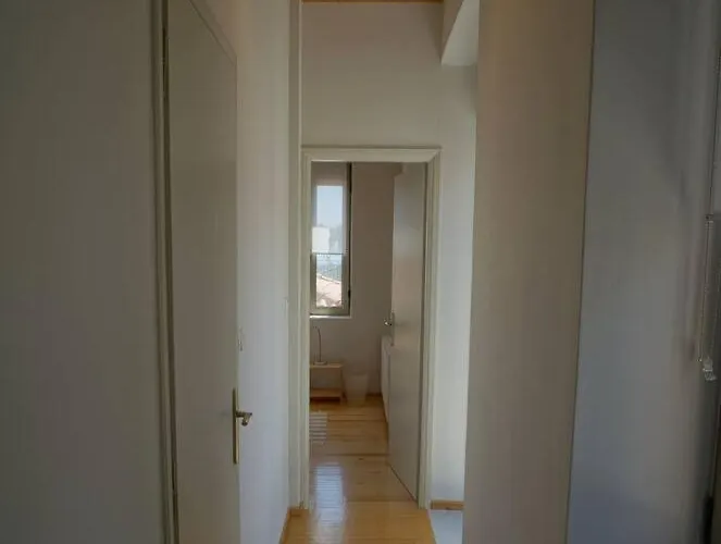 Entire In Laconia Longastra